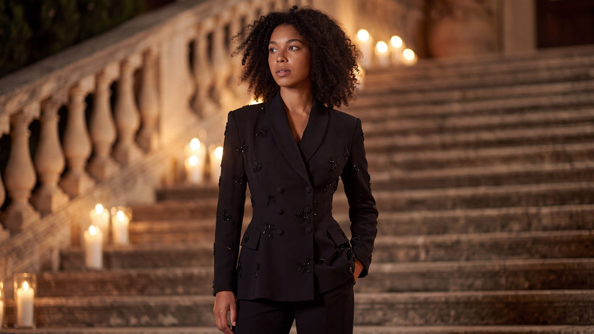 Traje Úrsula negro con bordado de cuentas y pantalón ancho