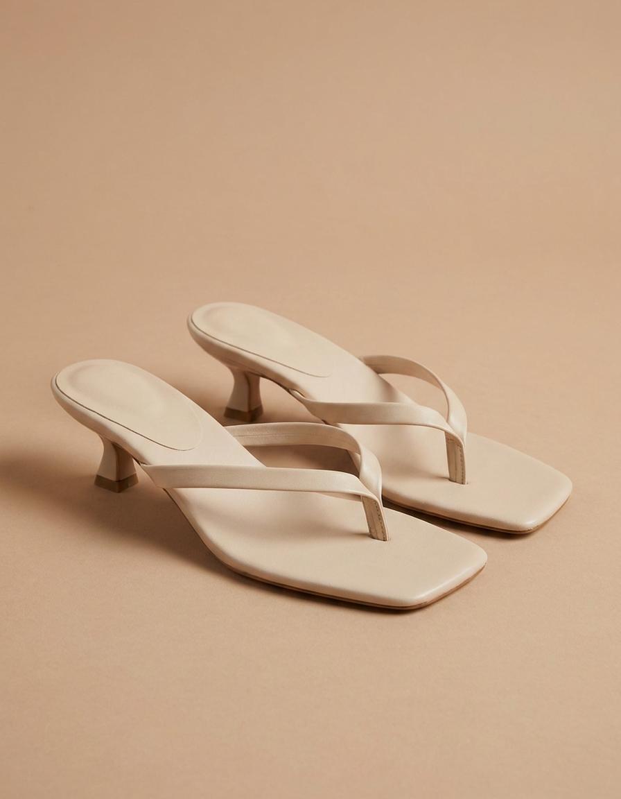 Paloma | Sandalias de dedo con tacón bajo - Beige