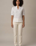 Jana | Blusa bordada de flores y manga corta - Blanco