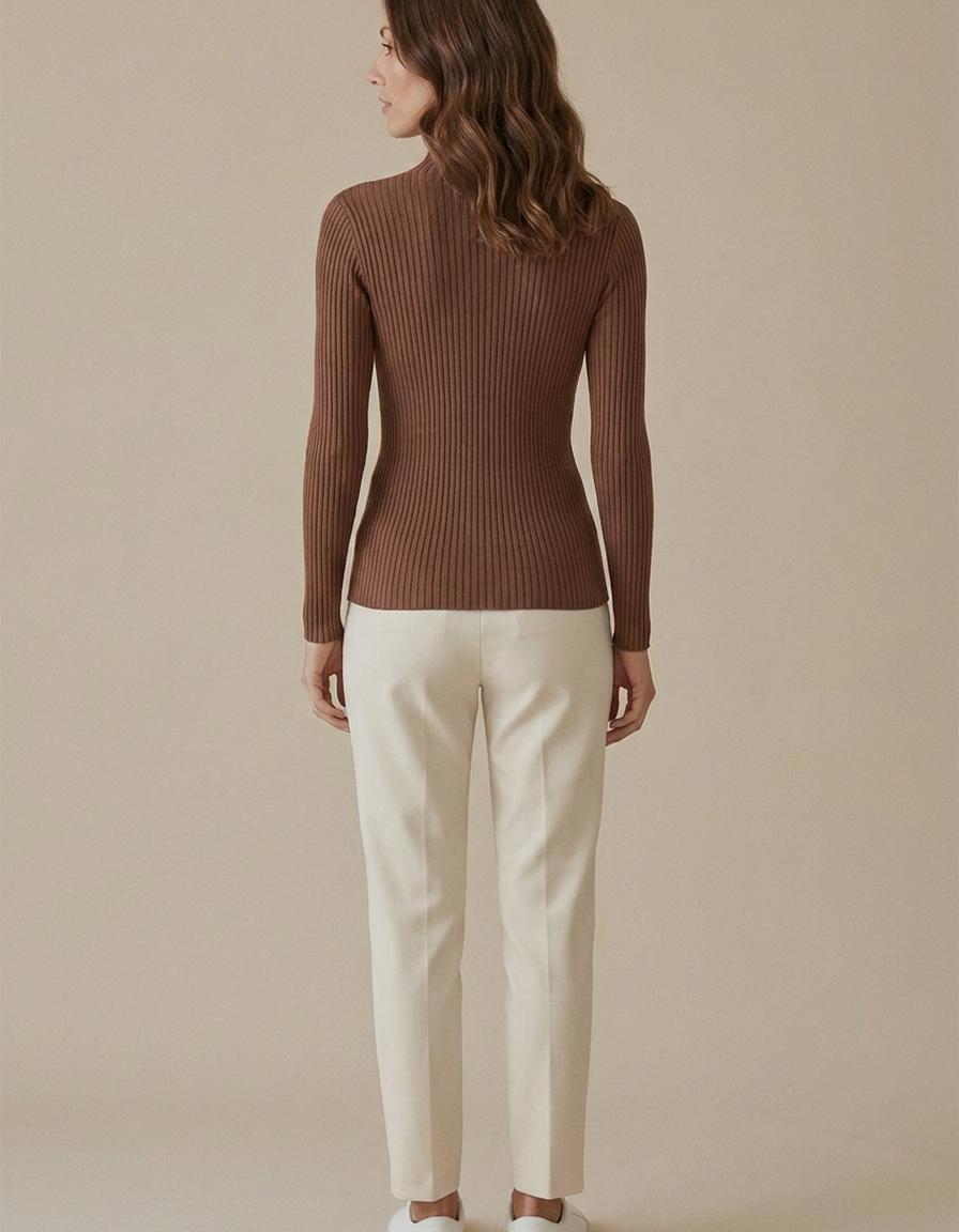Leire | Jersey de canalé con cuello medio - Chocolate