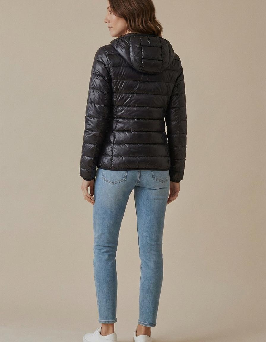 Tania | Plumífero ultraligero con capucha - Negro