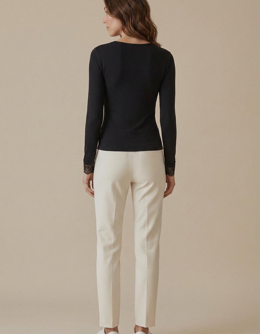 Carlota | Camiseta de cuello pico con encaje - Negro