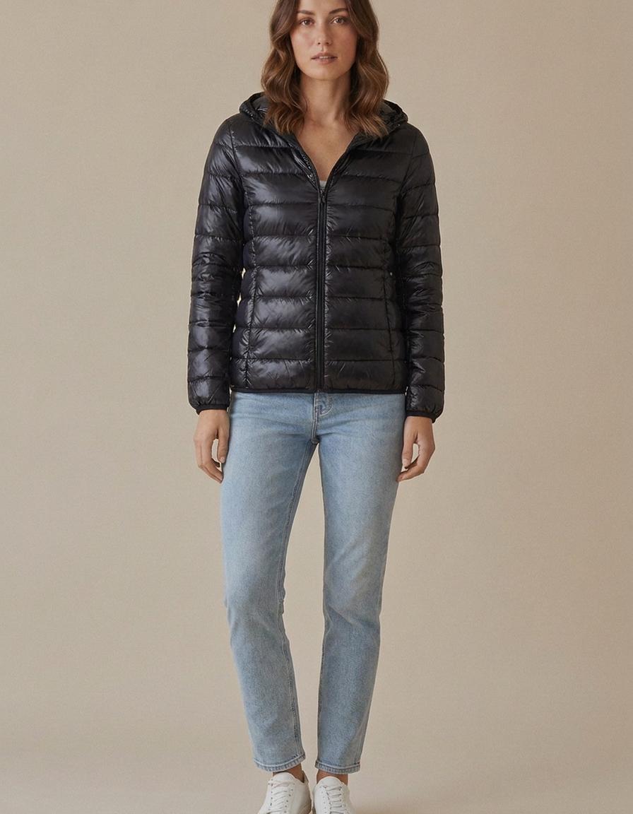 Tania | Plumífero ultraligero con capucha - Negro